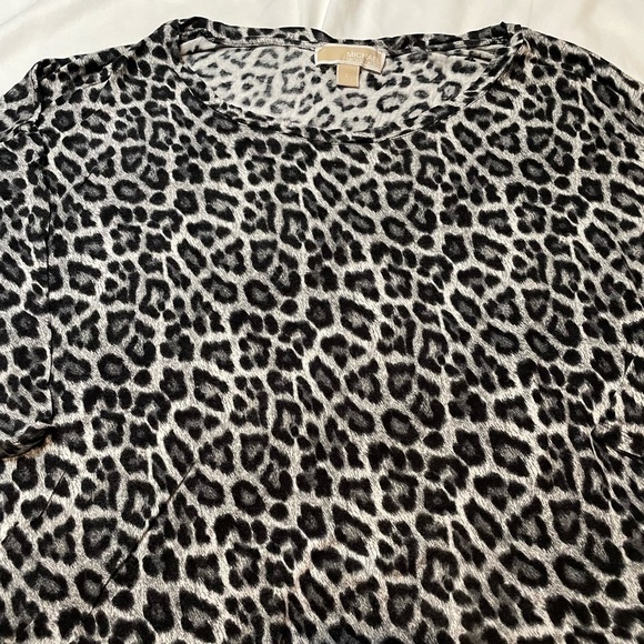 Michael Kors size large black and gray leopard print three quarter t-shirt. - Picture 2 of 6